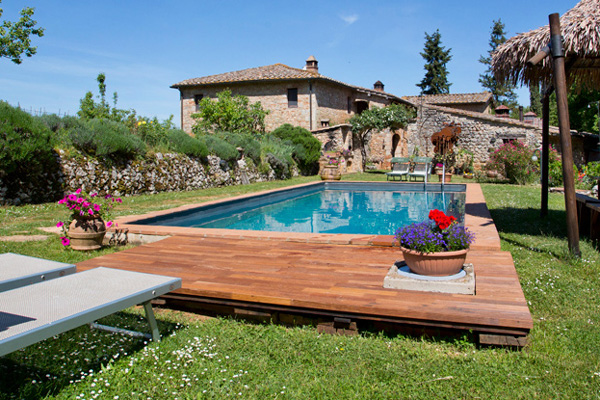 Decking bordo piscina